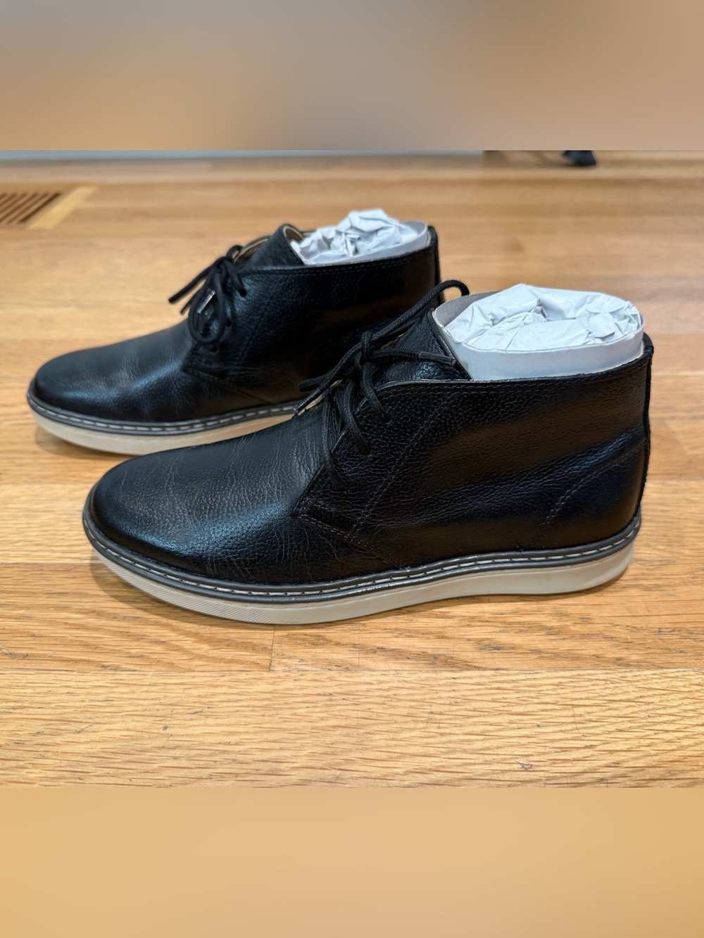 Boy’s Black McGuffey Leather Chukka Boots, Johnston & Murphy size 3.5 NWOT